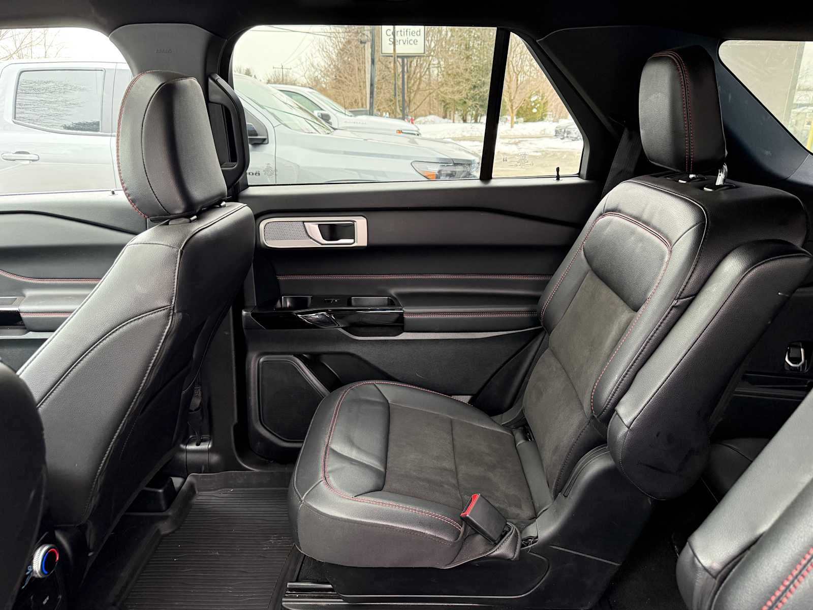 2024 Ford Explorer ST-Line