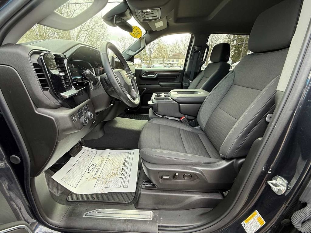 2024 Chevrolet Silverado 1500 LT (2FL)