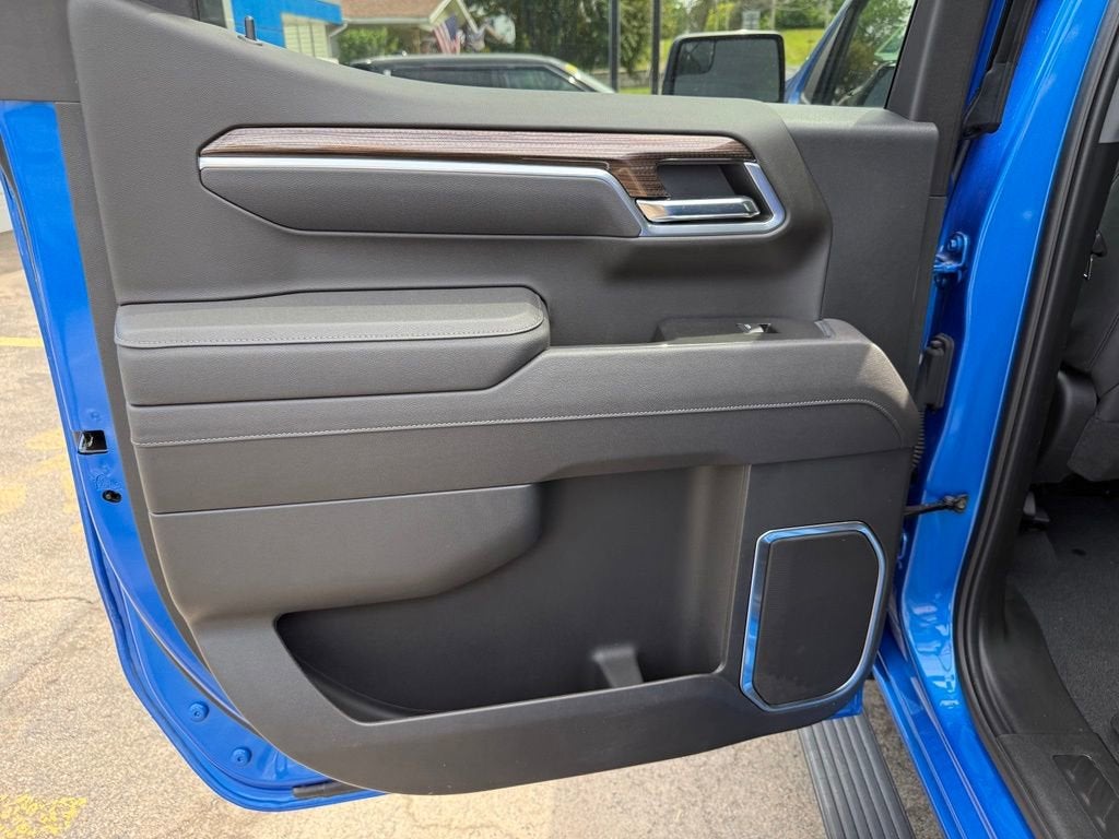 2025 Chevrolet Silverado 1500 LT (2FL)