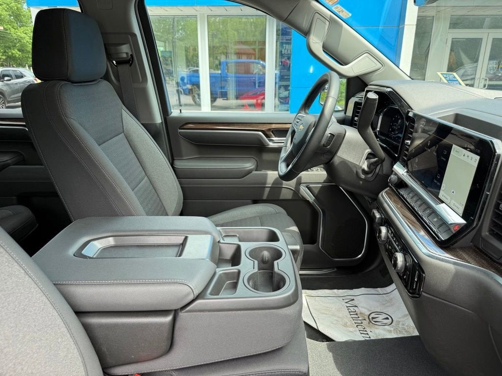 2025 Chevrolet Silverado 1500 LT (2FL)