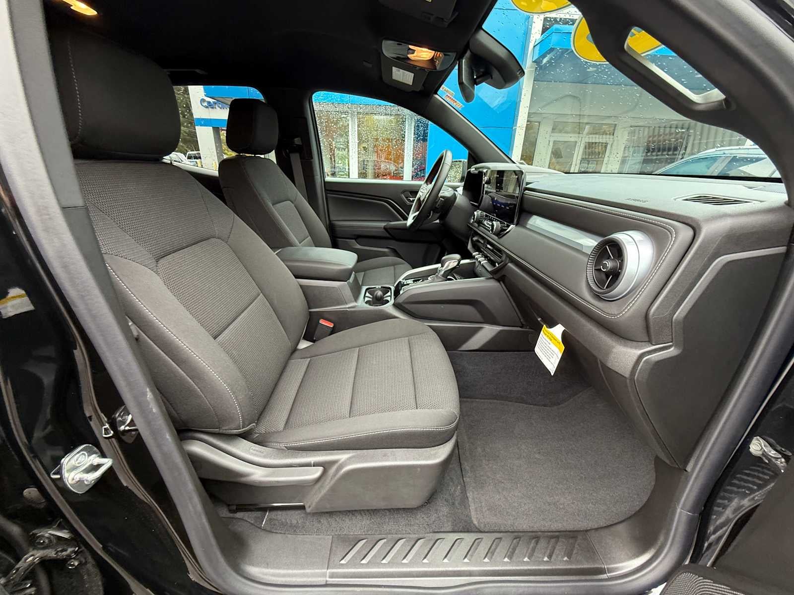 2025 Chevrolet Colorado WT/LT