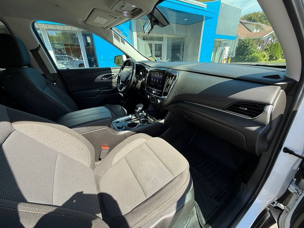 2021 Chevrolet Traverse LT Cloth