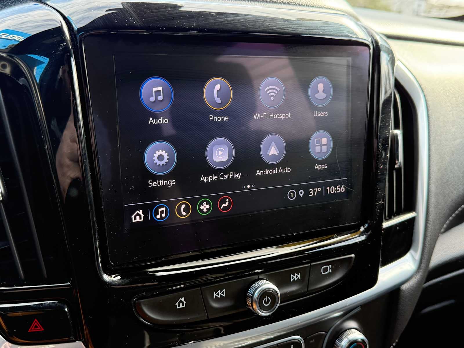 2022 Chevrolet Traverse LT Cloth