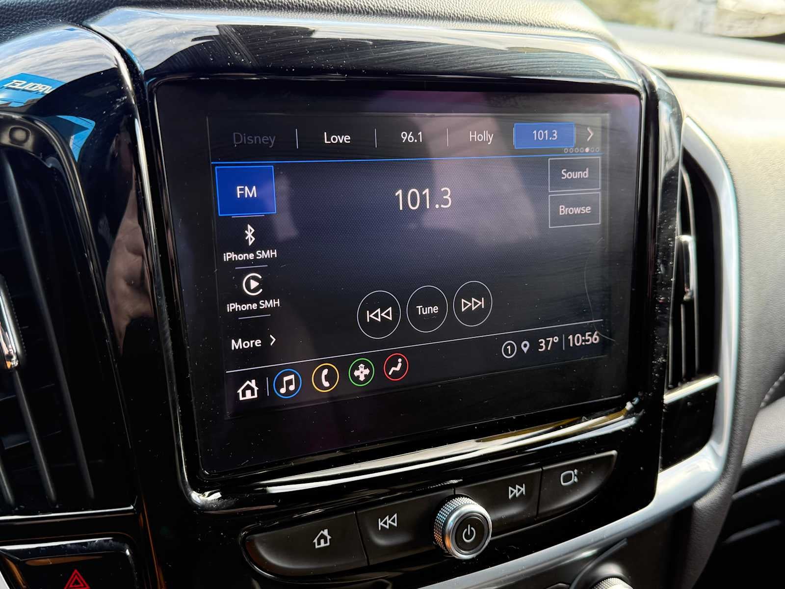 2022 Chevrolet Traverse LT Cloth