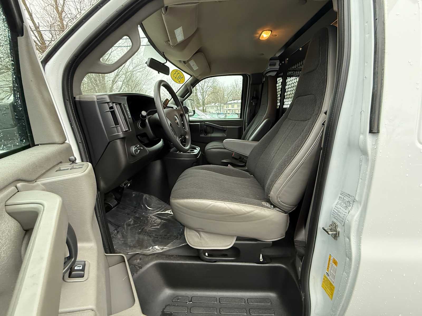 2023 GMC Savana Cargo 2500 Work Van