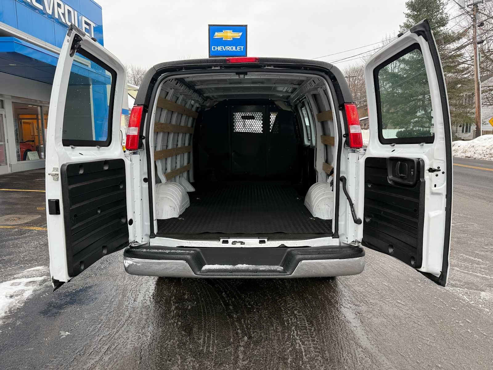 2023 GMC Savana Cargo 2500 Work Van