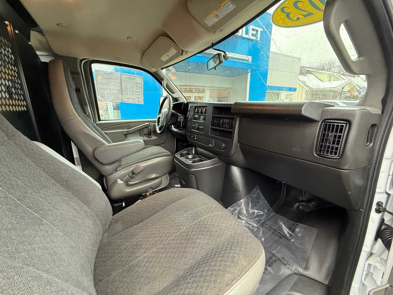 2023 GMC Savana Cargo 2500 Work Van