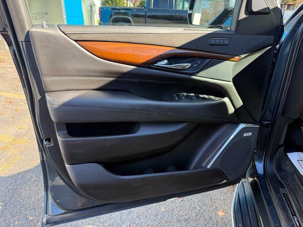 2020 Cadillac Escalade Luxury