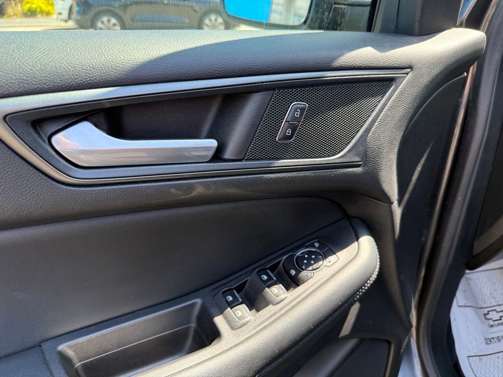 2020 Ford Edge SE