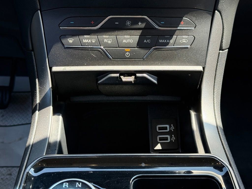2020 Ford Edge SE