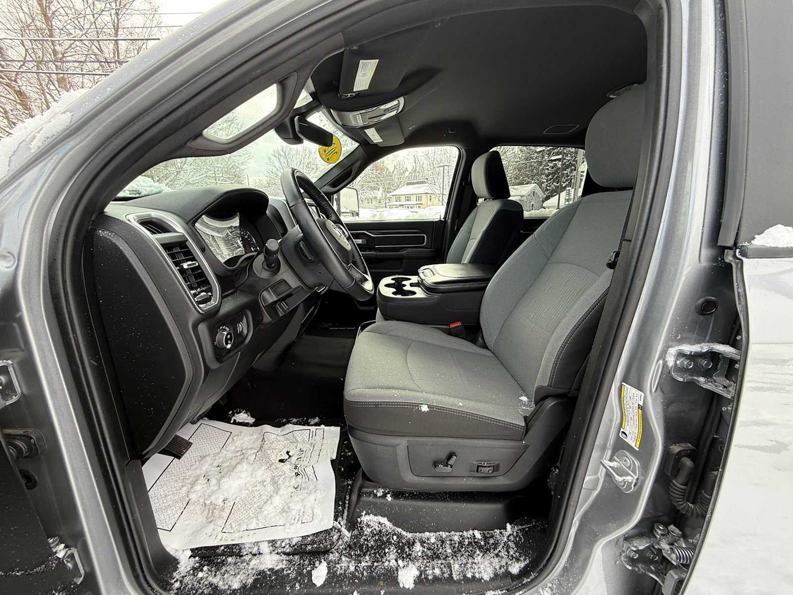 2024 RAM 2500 Big Horn Crew Cab 4x4 6'4" Box