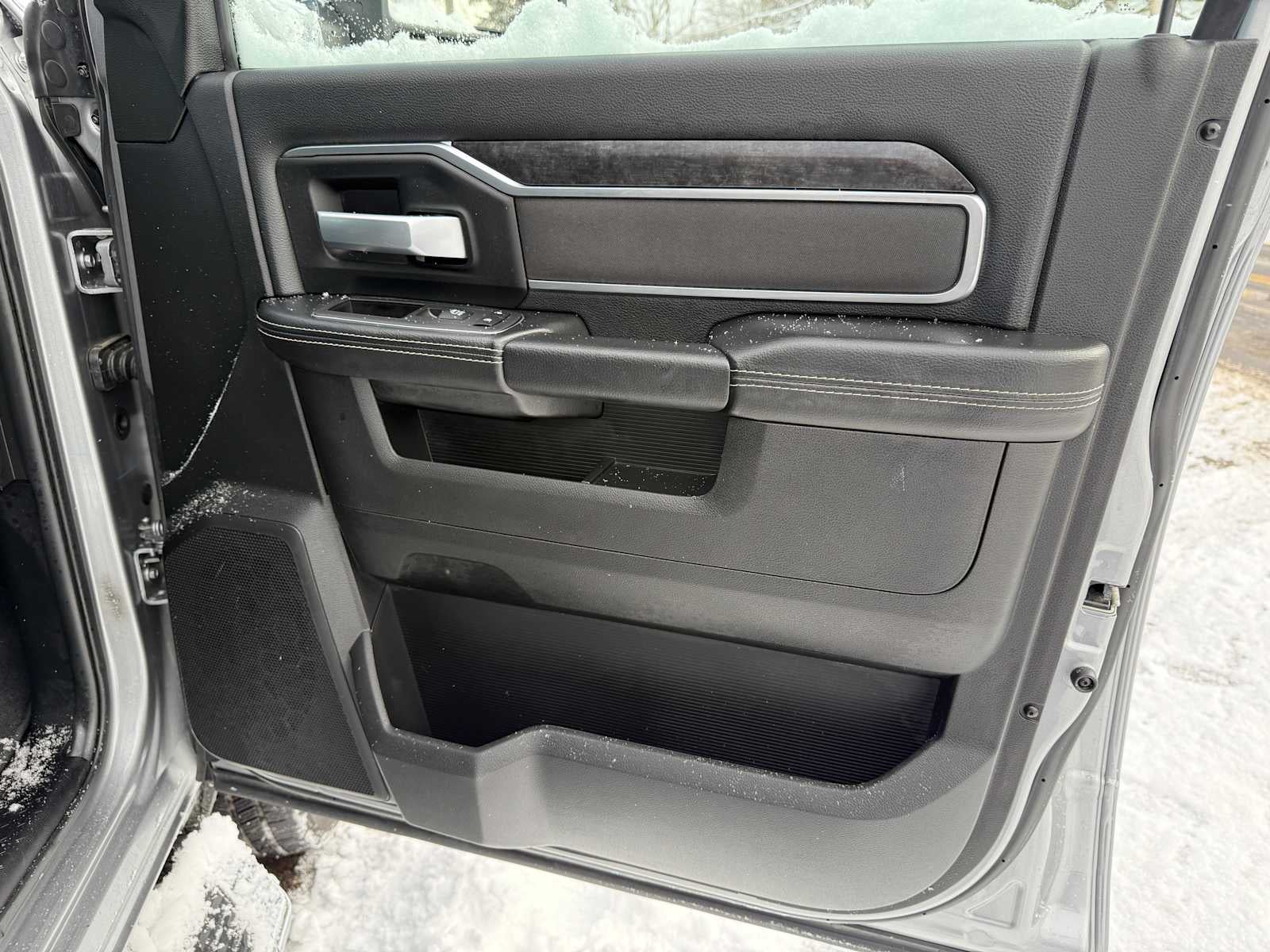 2024 RAM 2500 Big Horn Crew Cab 4x4 6'4" Box