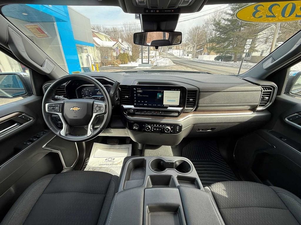 2023 Chevrolet Silverado 1500 LT (2FL)