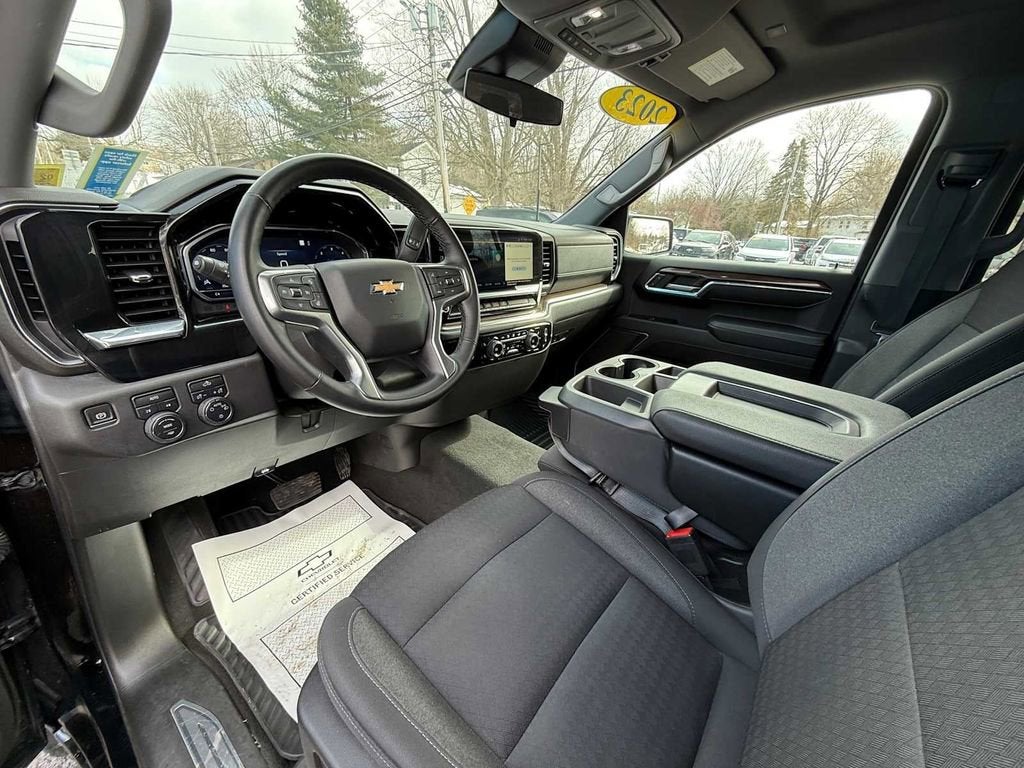 2023 Chevrolet Silverado 1500 LT (2FL)