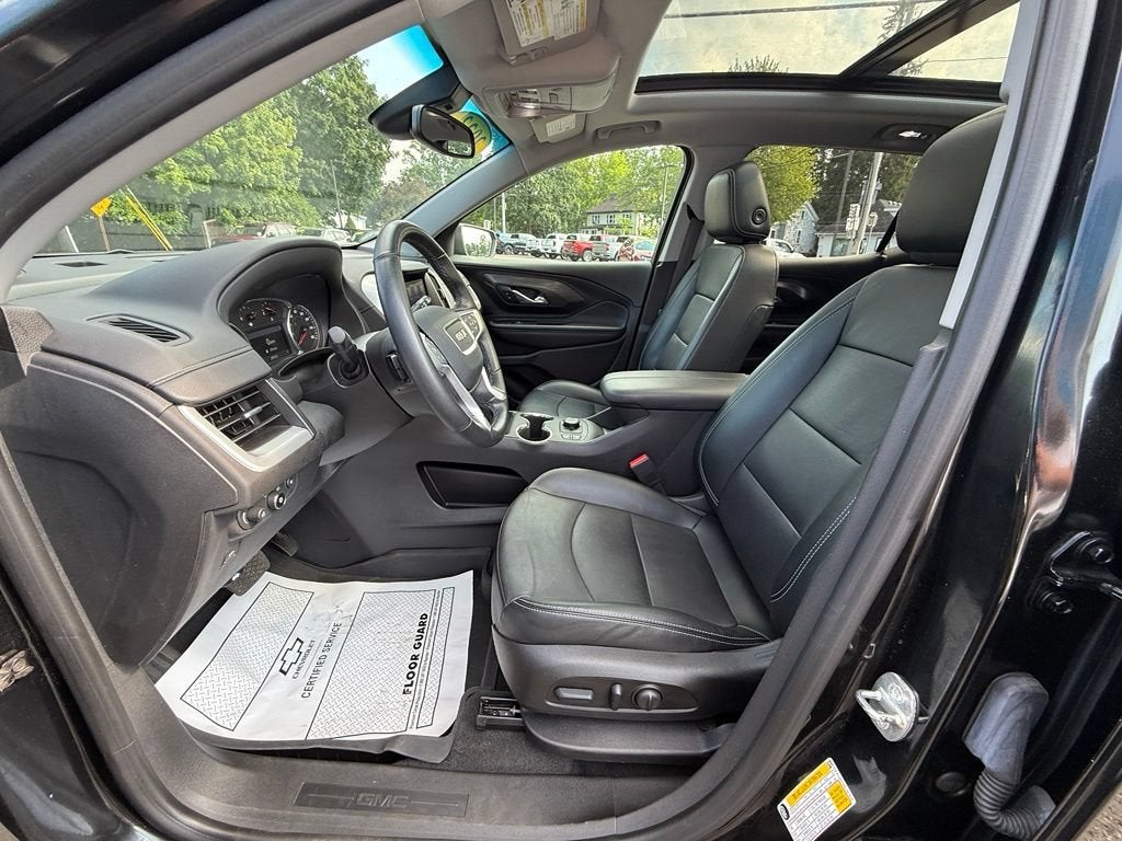 2023 GMC Terrain SLT