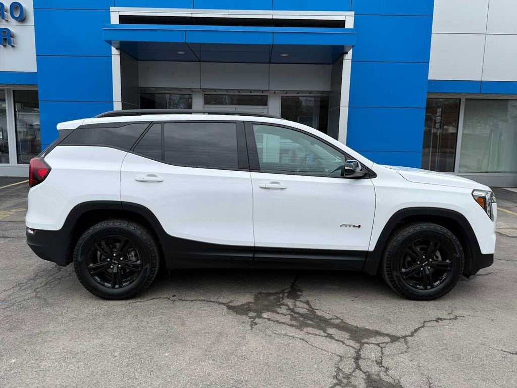2023 GMC Terrain AT4