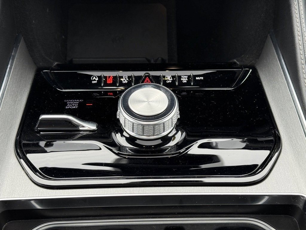 2024 Jeep Wagoneer L Series II Carbide