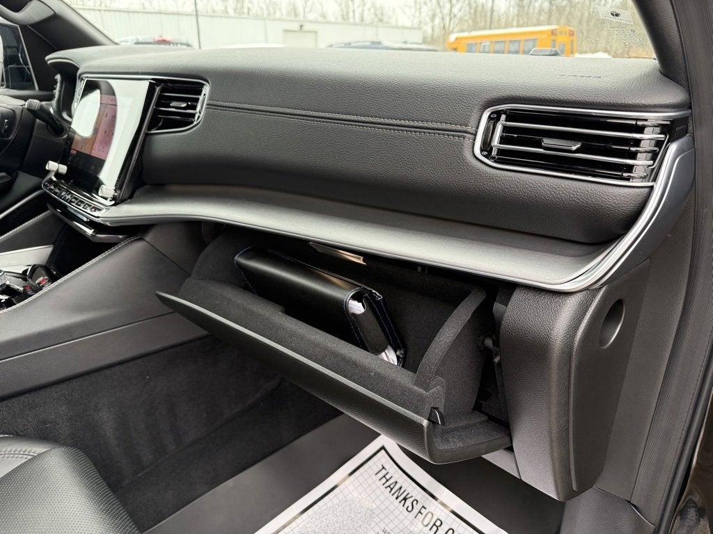 2024 Jeep Wagoneer L Series II Carbide