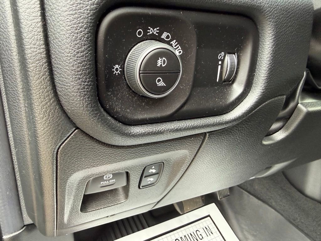 2022 RAM 1500 Big Horn Quad Cab 4x4 6'4" Box
