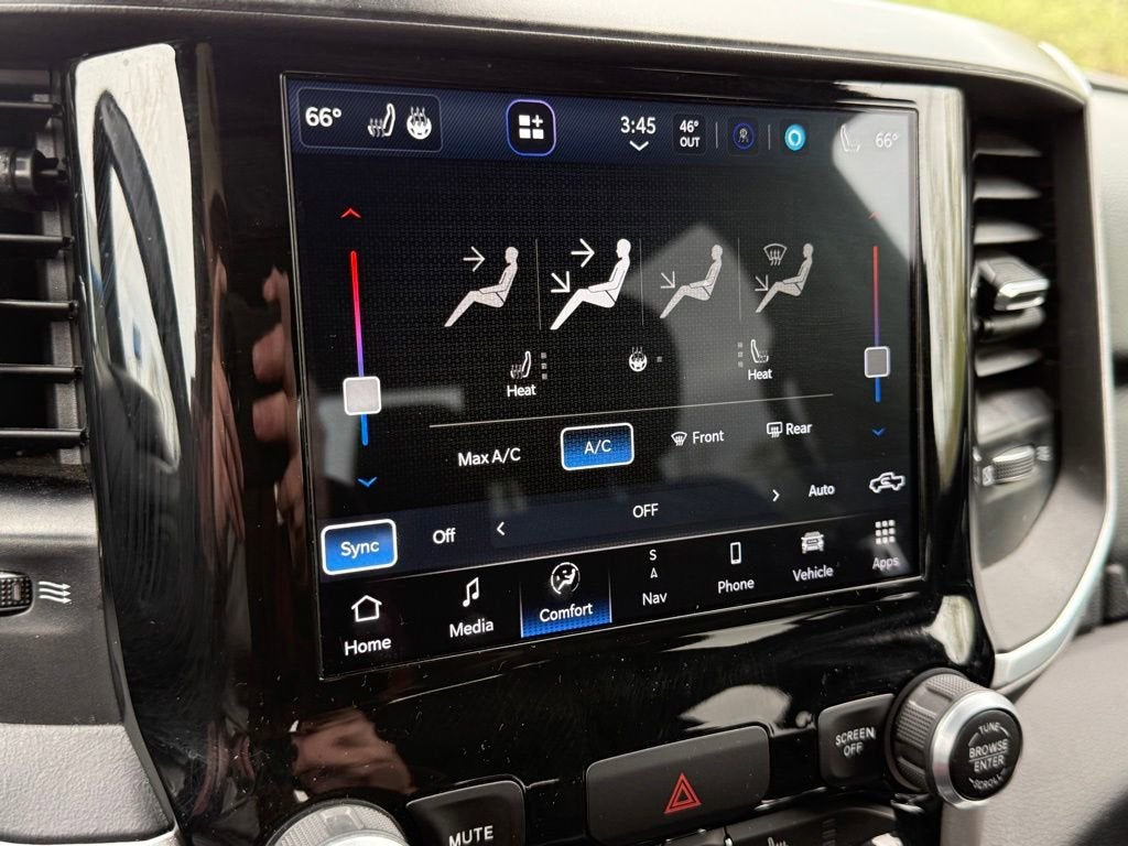 2022 RAM 1500 Big Horn Quad Cab 4x4 6'4" Box