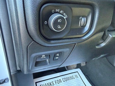 2020 RAM 1500 Big Horn Crew Cab 4x4 5'7" Box