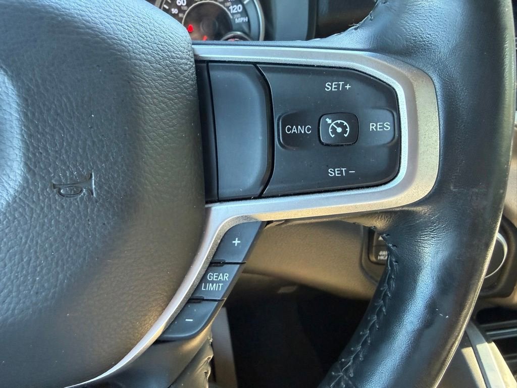 2020 RAM 1500 Big Horn Crew Cab 4x4 5'7" Box