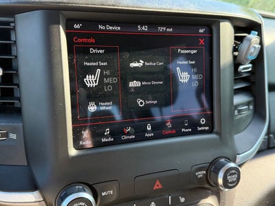 2020 RAM 1500 Big Horn Crew Cab 4x4 5'7" Box
