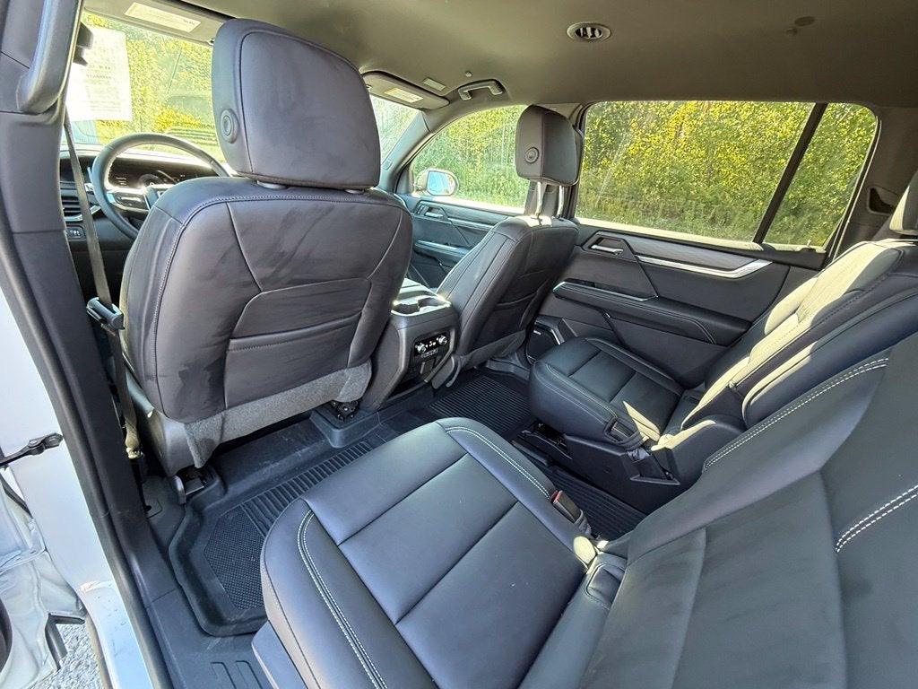 2024 GMC Acadia Elevation