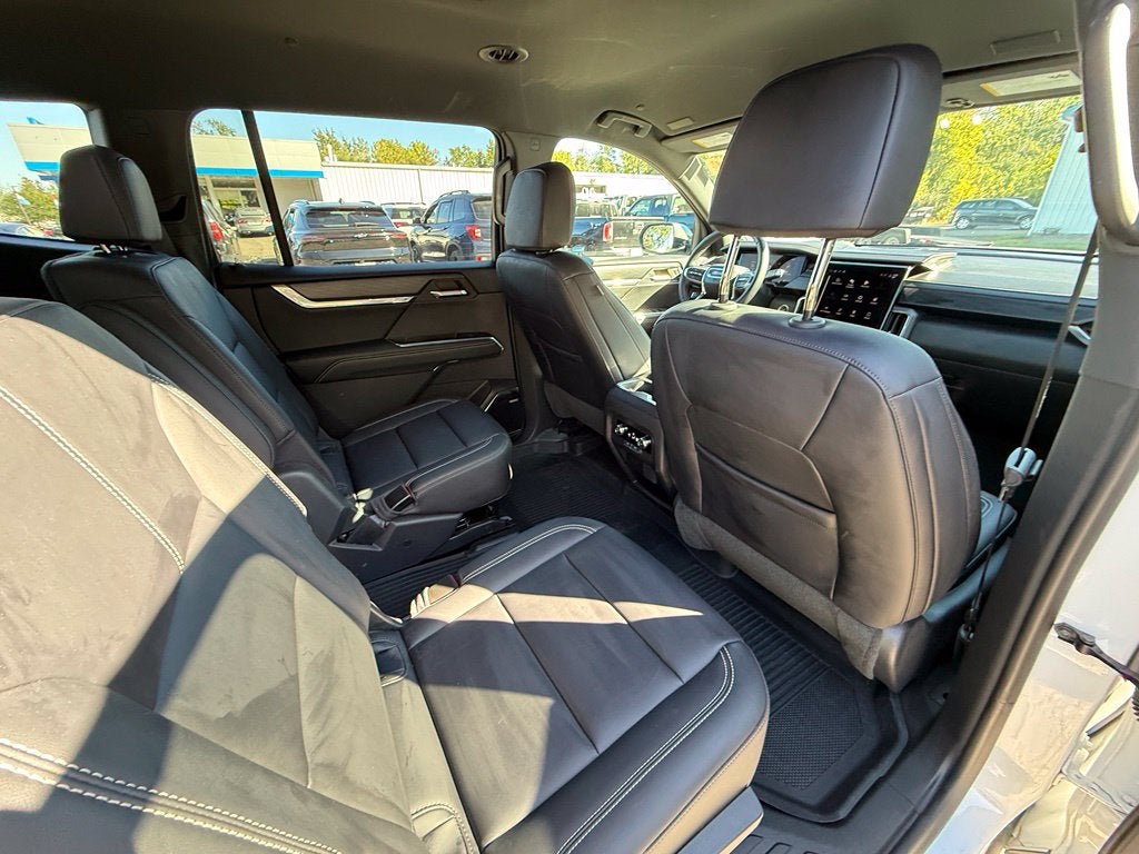 2024 GMC Acadia Elevation