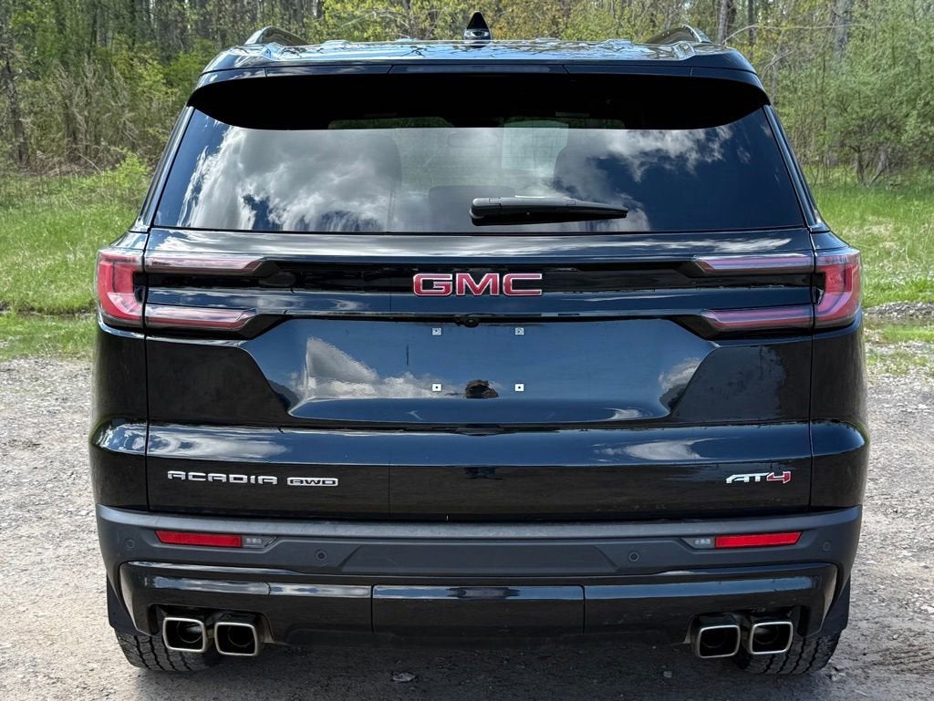 2024 GMC Acadia AT4