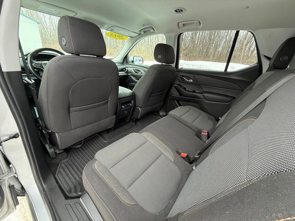 2018 Chevrolet Traverse LT Cloth