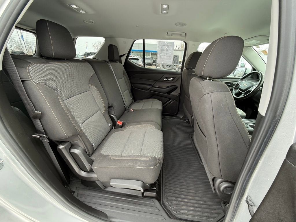 2018 Chevrolet Traverse LT Cloth