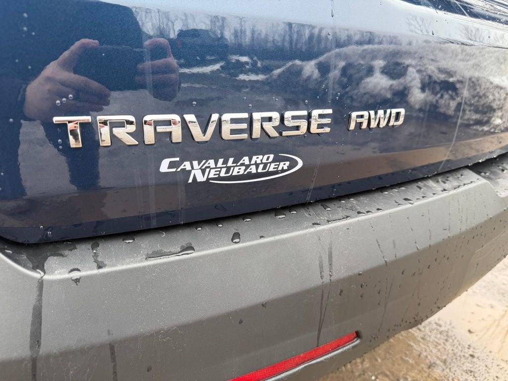 2023 Chevrolet Traverse LT Leather