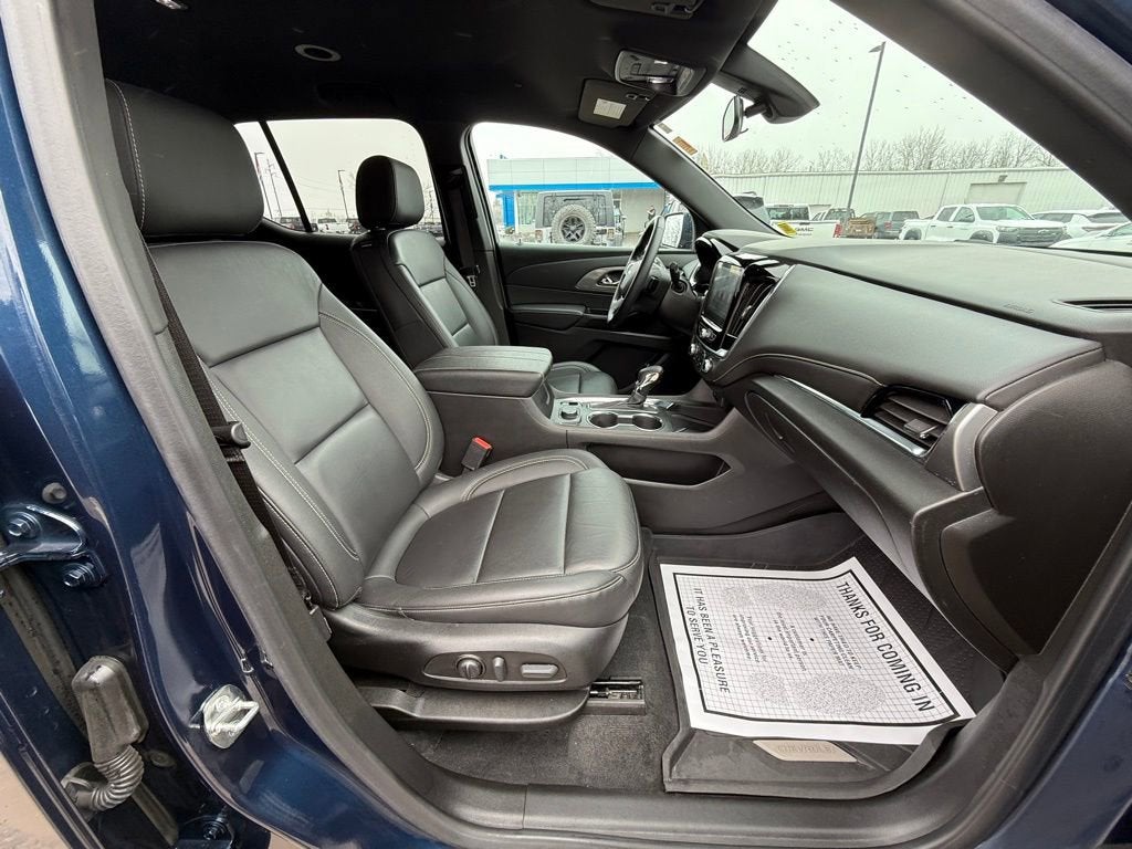 2023 Chevrolet Traverse LT Leather