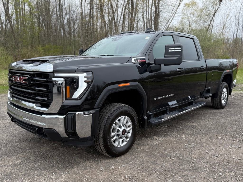 2024 GMC Sierra Pro 4WD Crew Cab Standard Box's photo