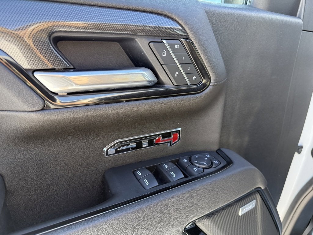 2025 GMC Sierra 1500 AT4