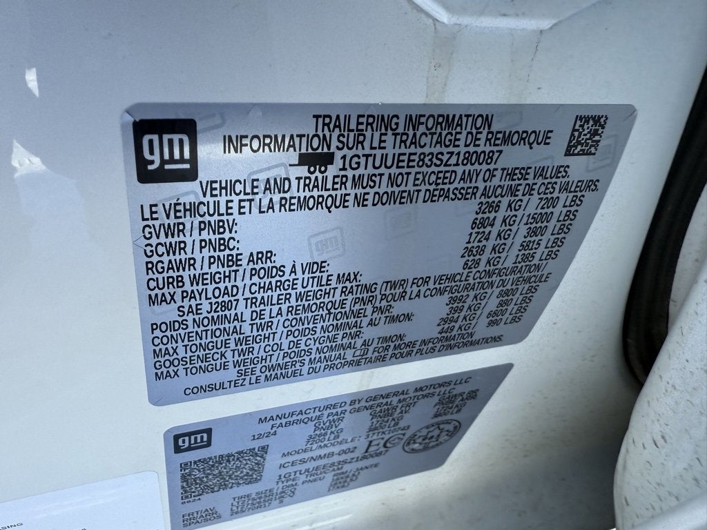 2025 GMC Sierra 1500 AT4