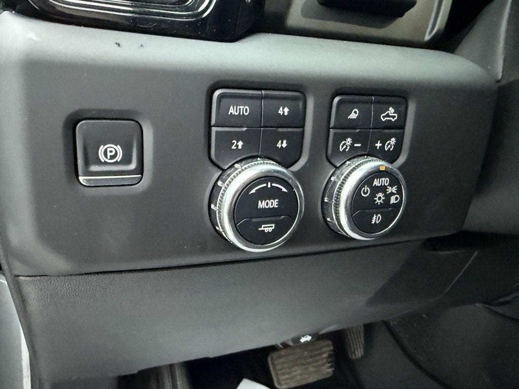 2025 GMC Sierra 1500 AT4