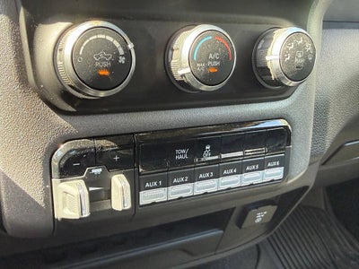 2019 RAM 2500 Tradesman Crew Cab 4x4 6'4" Box