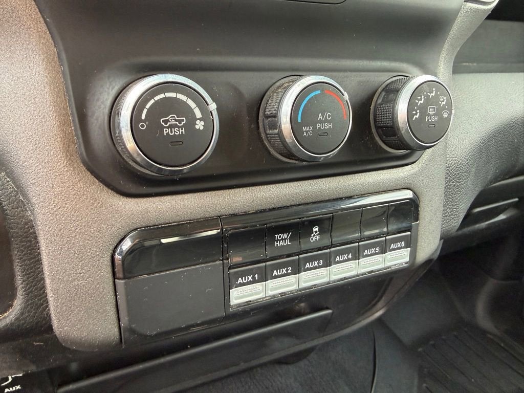 2020 RAM 2500 Tradesman Crew Cab 4X4 6'4" Box