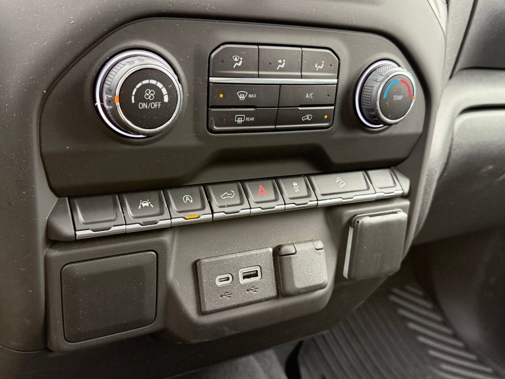 2022 Chevrolet Silverado 1500 Custom Trail Boss