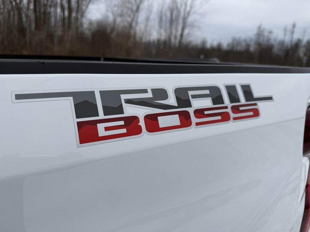 2022 Chevrolet Silverado 1500 Custom Trail Boss