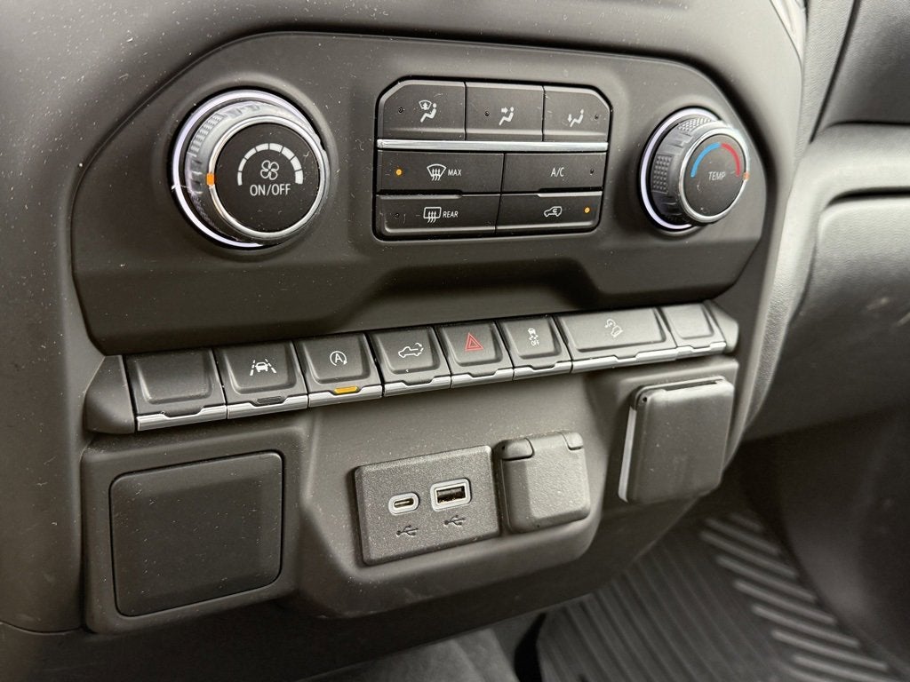 2022 Chevrolet Silverado 1500 Custom Trail Boss