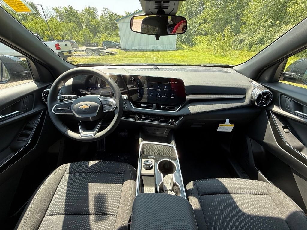 2027 Chevrolet Equinox LT - Photo 10