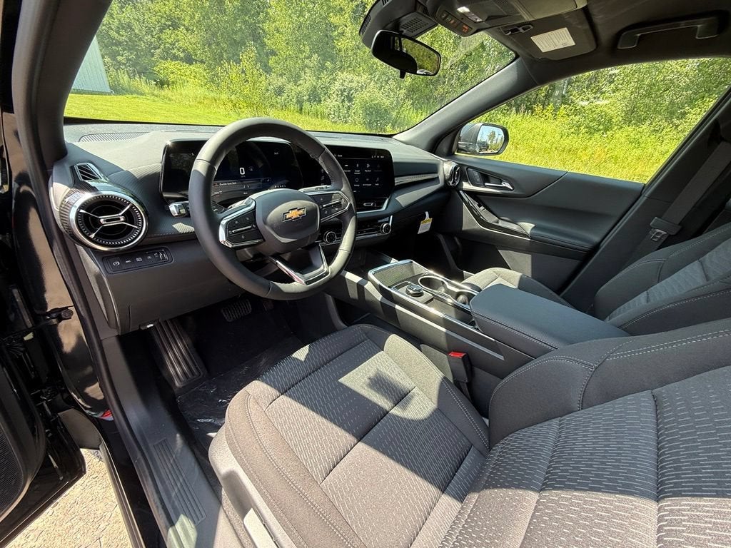 2027 Chevrolet Equinox LT - Photo 18