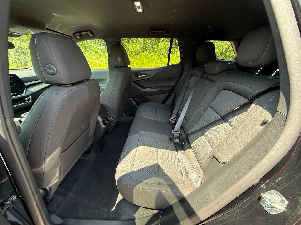 2027 Chevrolet Equinox LT - Photo 21