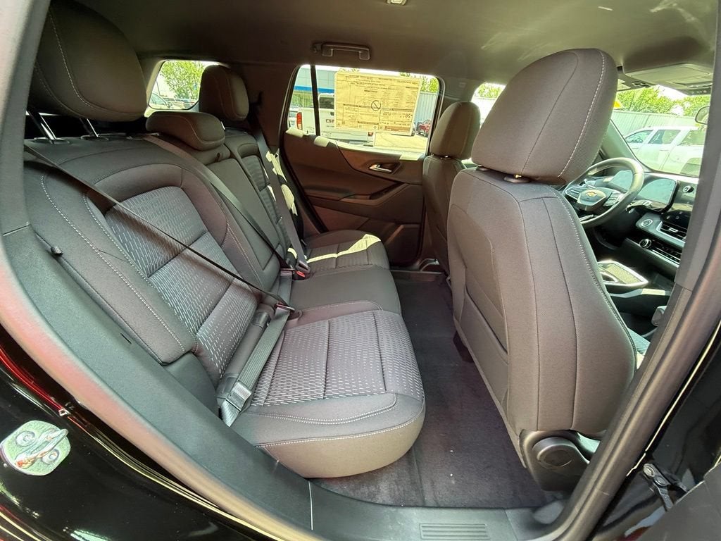 2027 Chevrolet Equinox LT - Photo 33