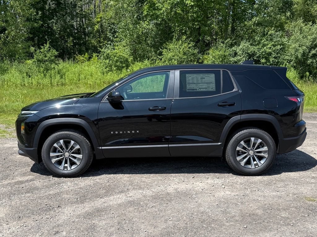 2027 Chevrolet Equinox LT - Photo 8